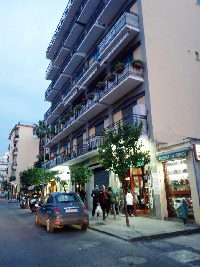Bluedream Apartament Sorrento Esterno foto